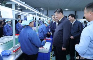 Chinese president visits Top solar street light factory in China
